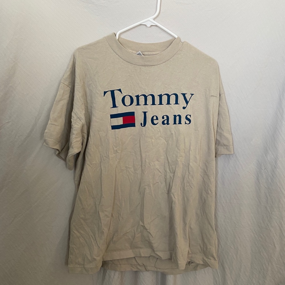Vintage Tommy Hilfiger t shirt